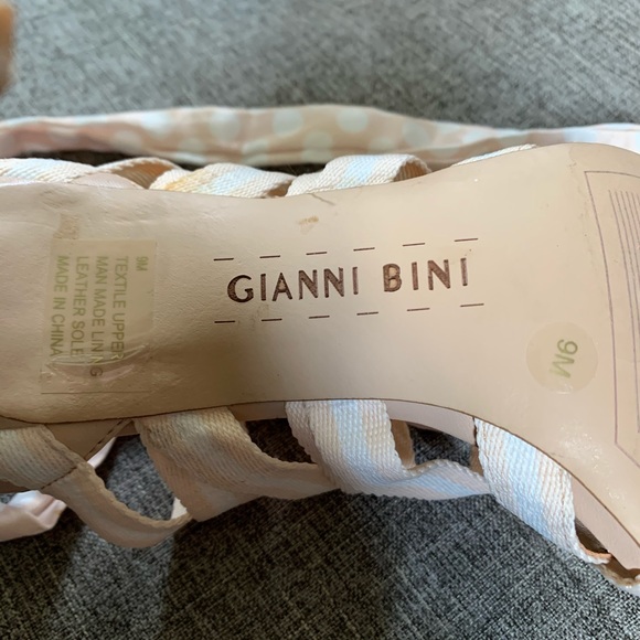 Gianni Bini Abrianna nude/white lace up heels 9.5 - Picture 8 of 8